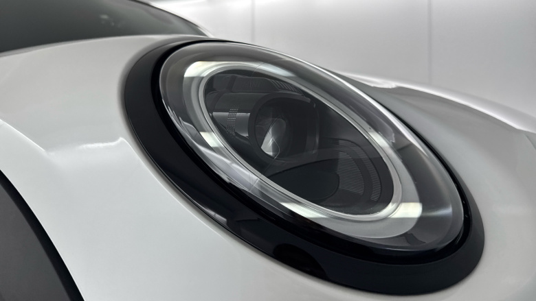 MINI Hatchback 1.5 Cooper Sport Premium 3dr Auto Petrol Hatchback